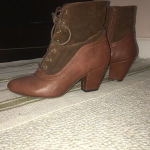 Adorable brown suede booties!